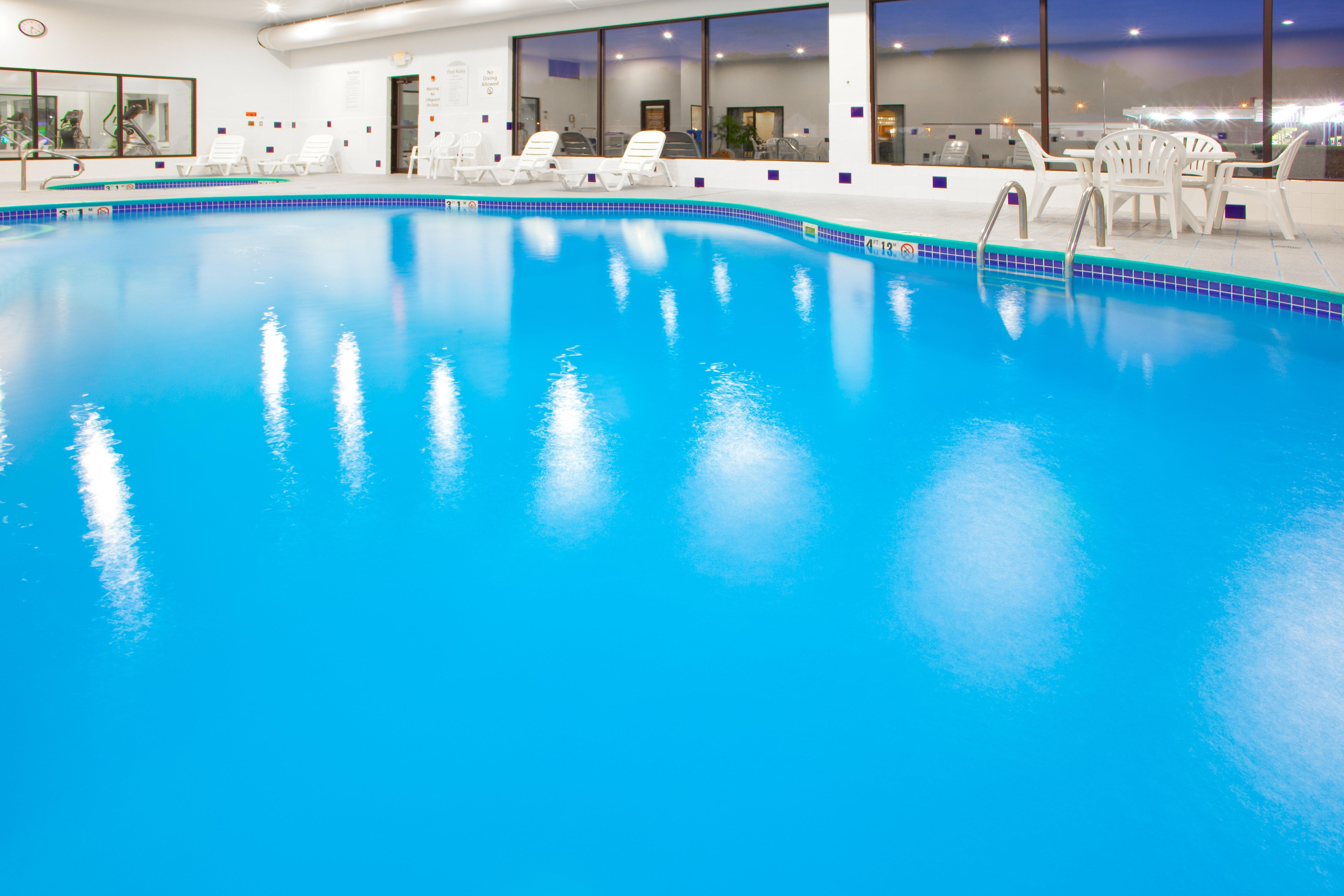 Holiday Inn Express Hotel & Suites Elkins By Ihg Екстериор снимка