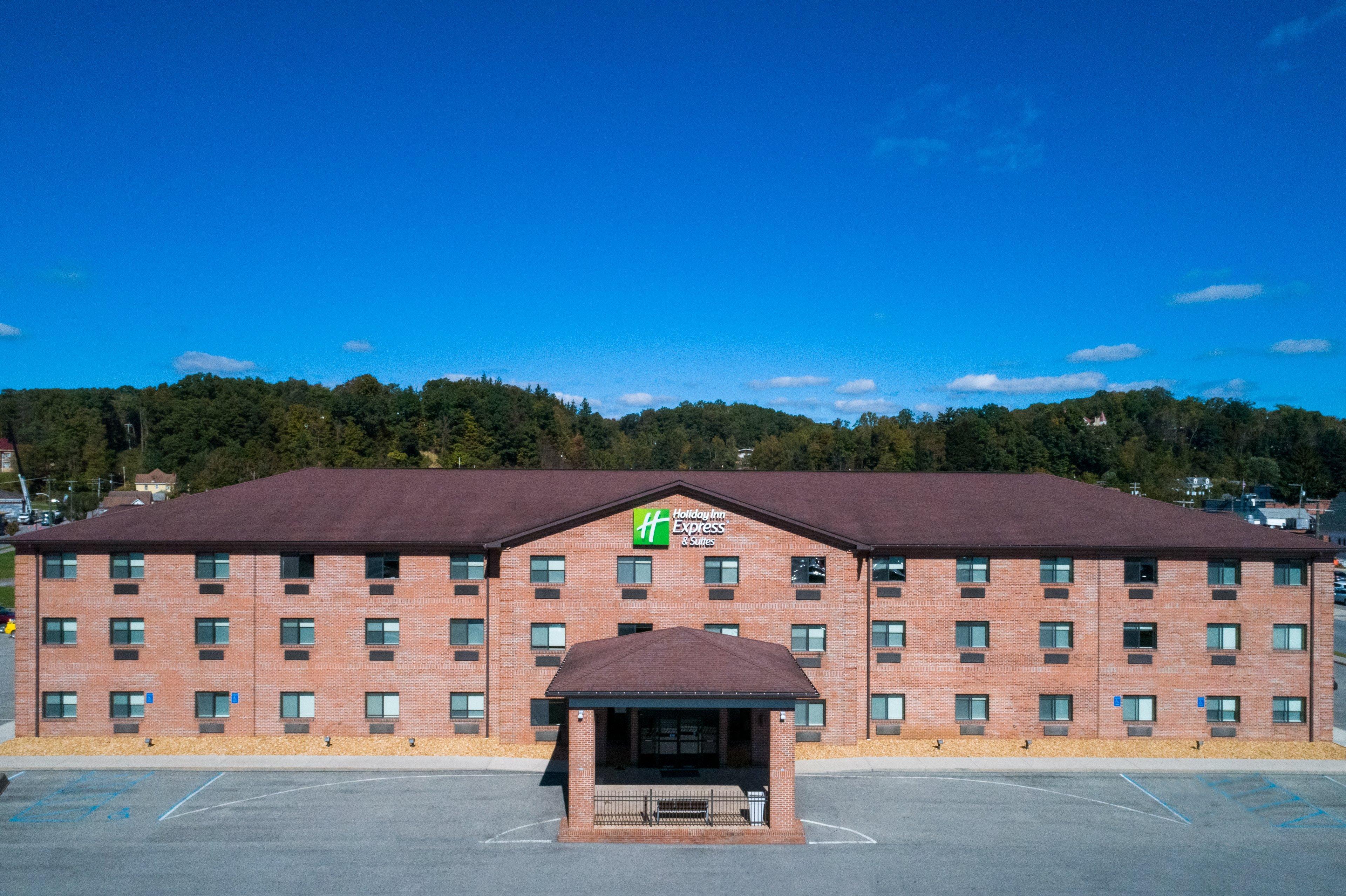Holiday Inn Express Hotel & Suites Elkins By Ihg Екстериор снимка